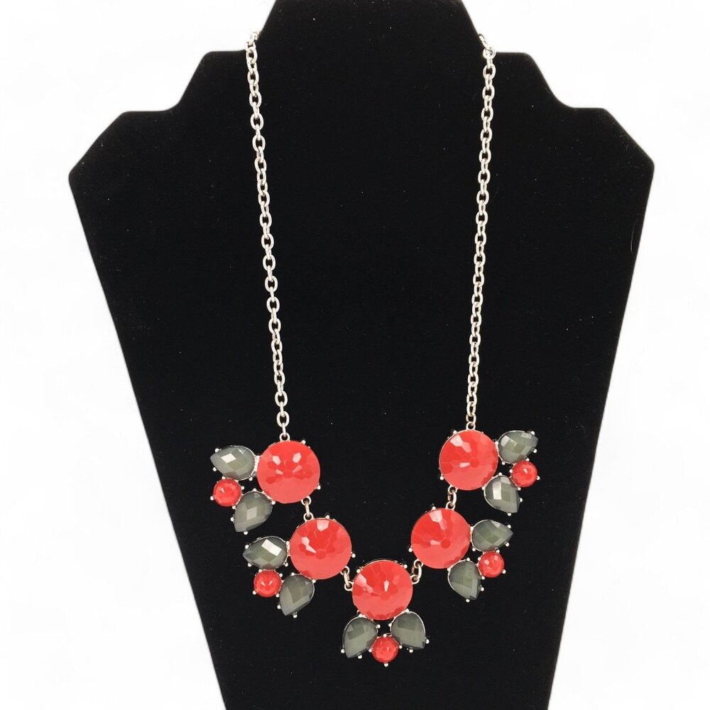 Charming Charlie Statement Necklace Red & Green Faceted Floral Beads Bib Design